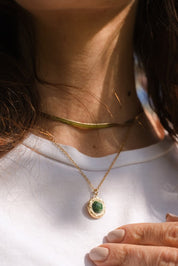 COLLANA MEDAGLIONE CON PIETRA