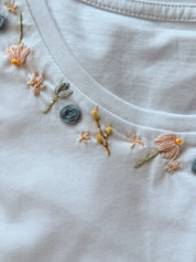 T-SHIRT RICAMI CORONCINA BLUETTE