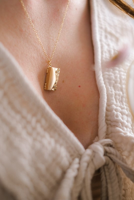 COLLANA LETTER FLOWER