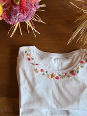 T-SHIRT RICAMI CORONCINA FRAGOLA