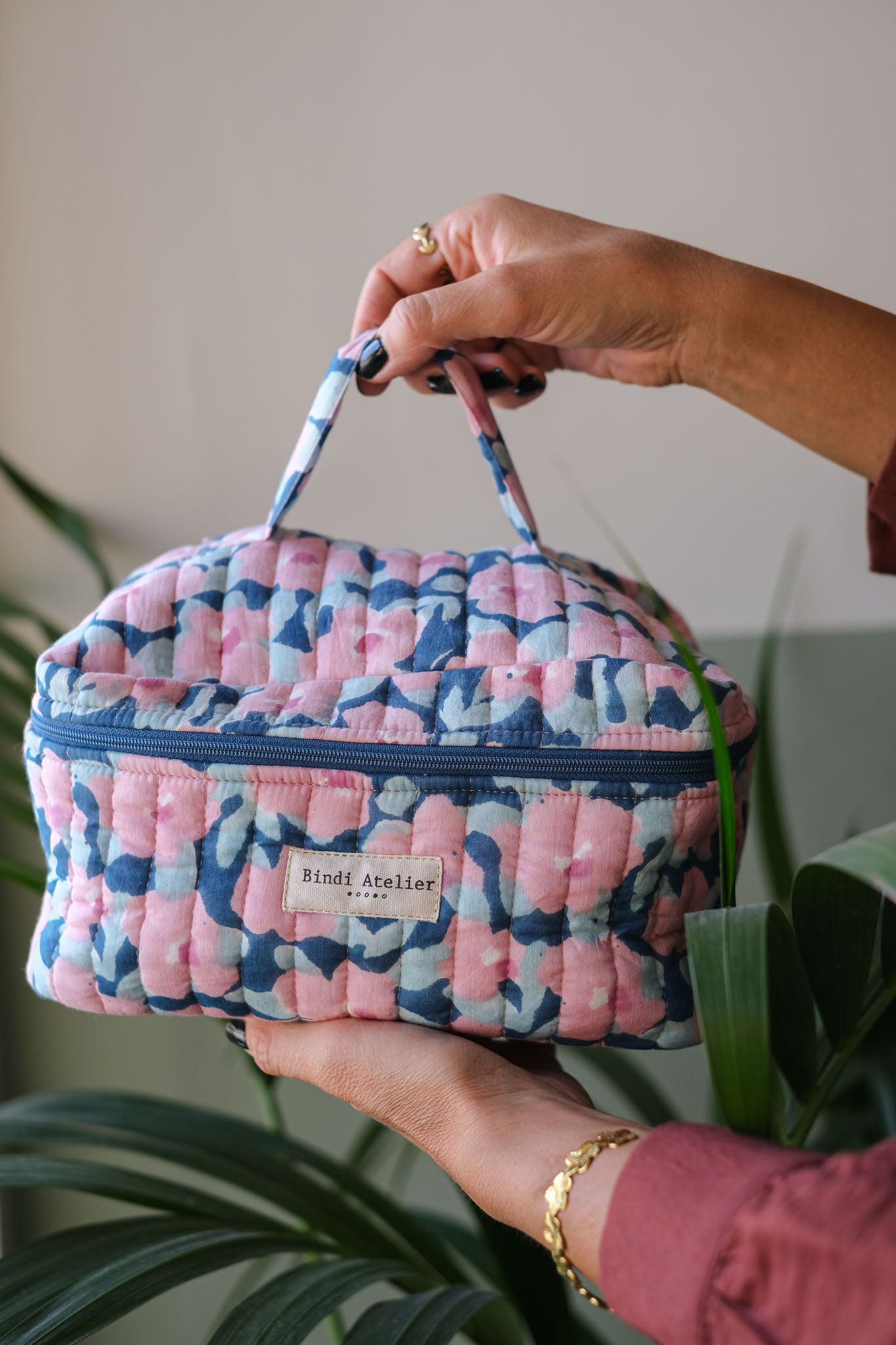 TROUSSE VANITY POSY OPALE