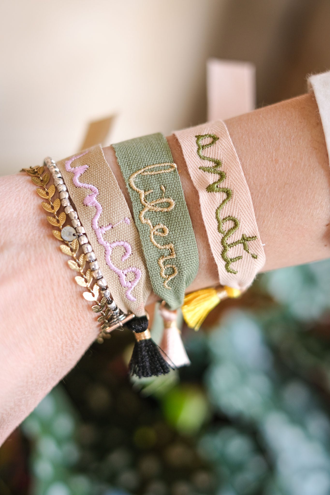 BRACCIALE RICAMATO LIBERA