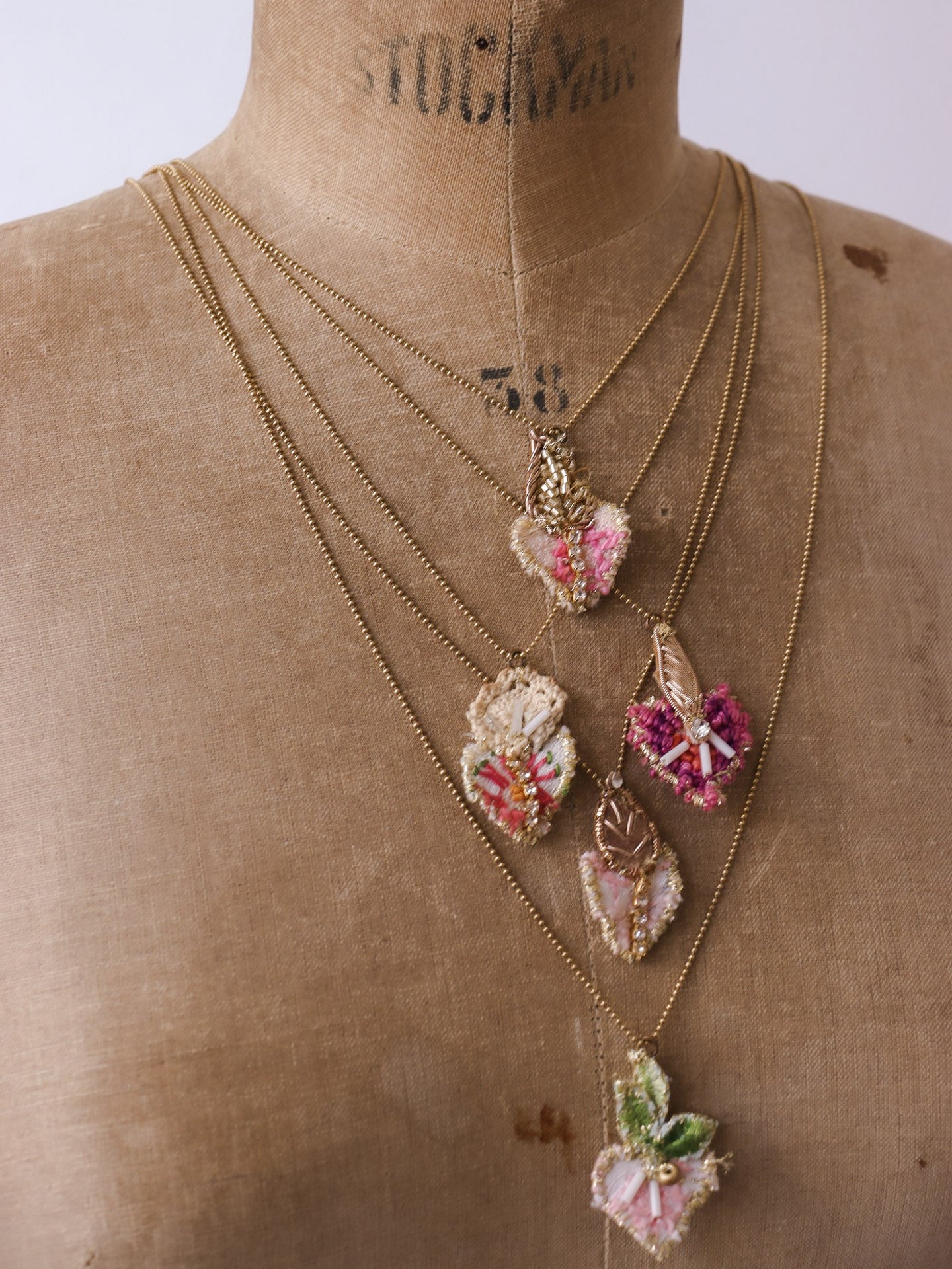 COLLANA CUORE SACRO RICAMATO