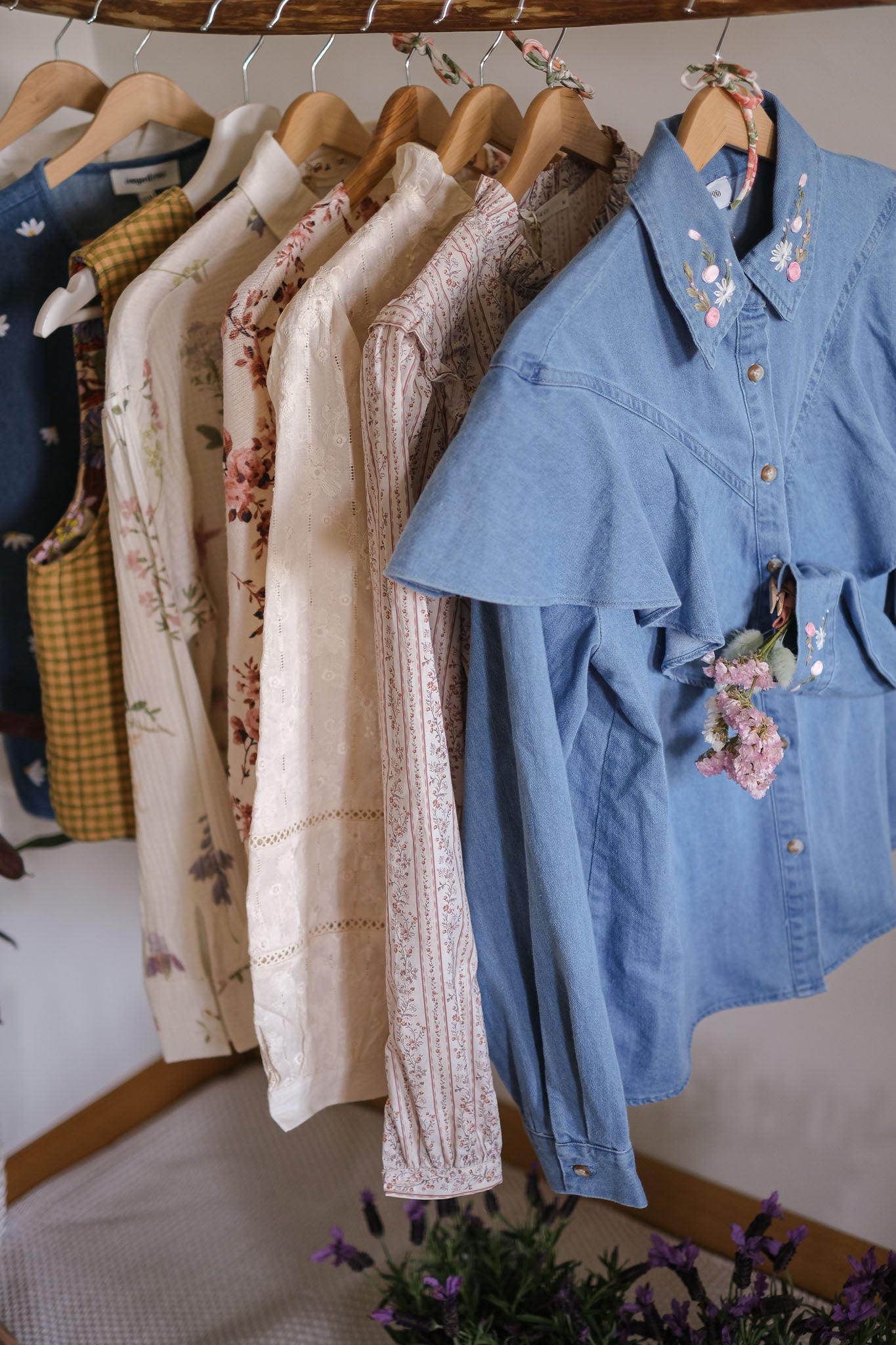 CAMICIA JEANS RICAMI ROSA