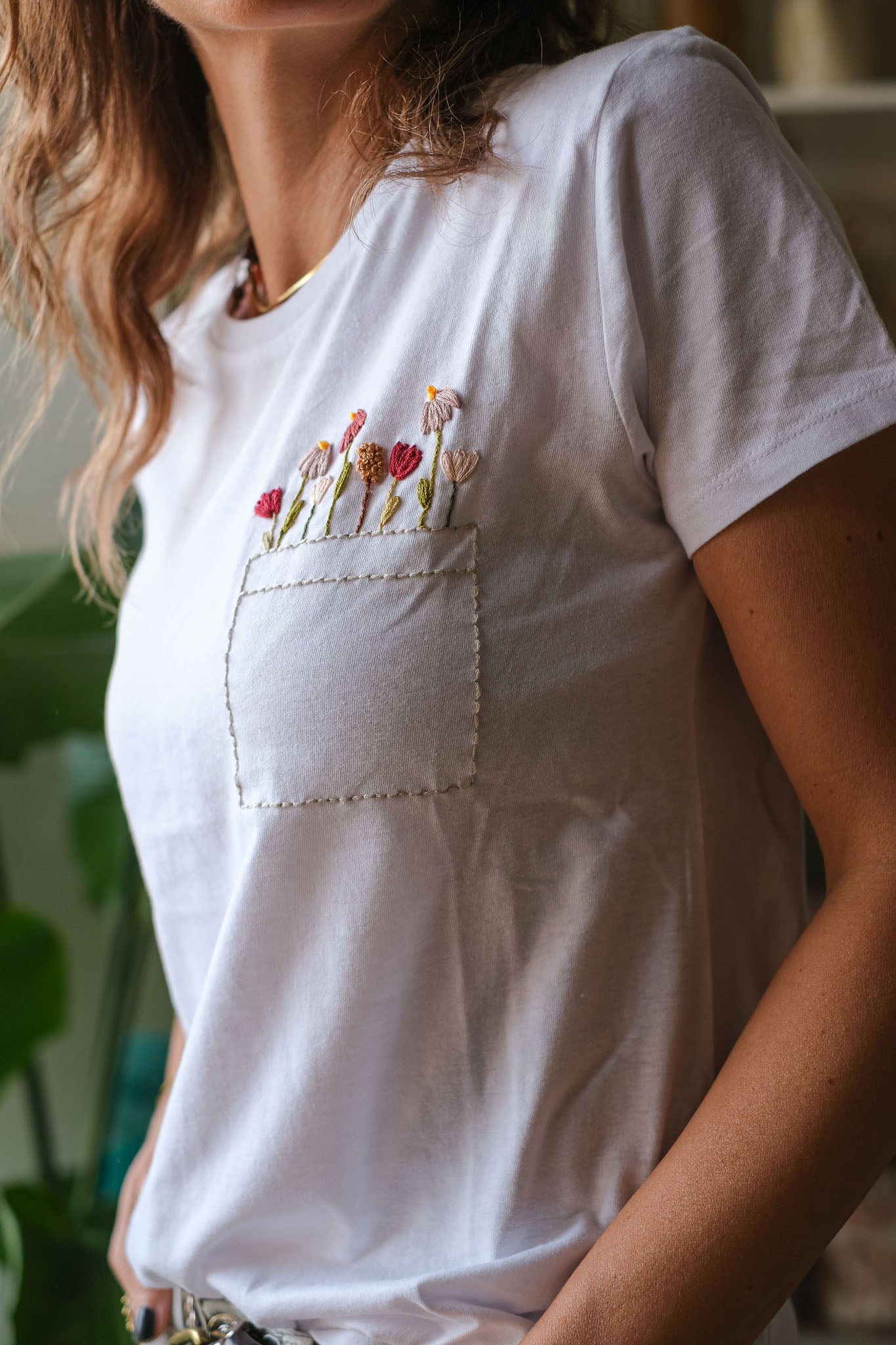 T-SHIRT RICAMI TASCHINO SALVIA