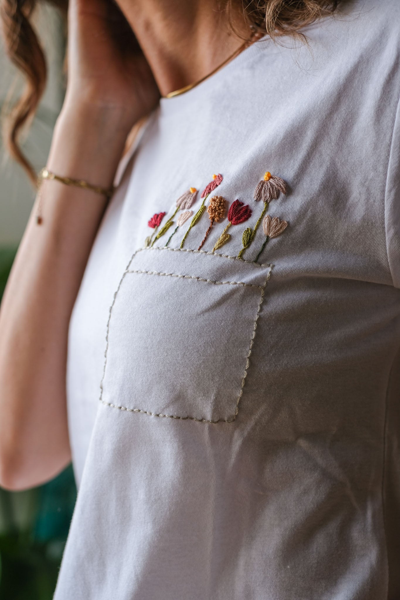 T-SHIRT RICAMI TASCHINO SALVIA