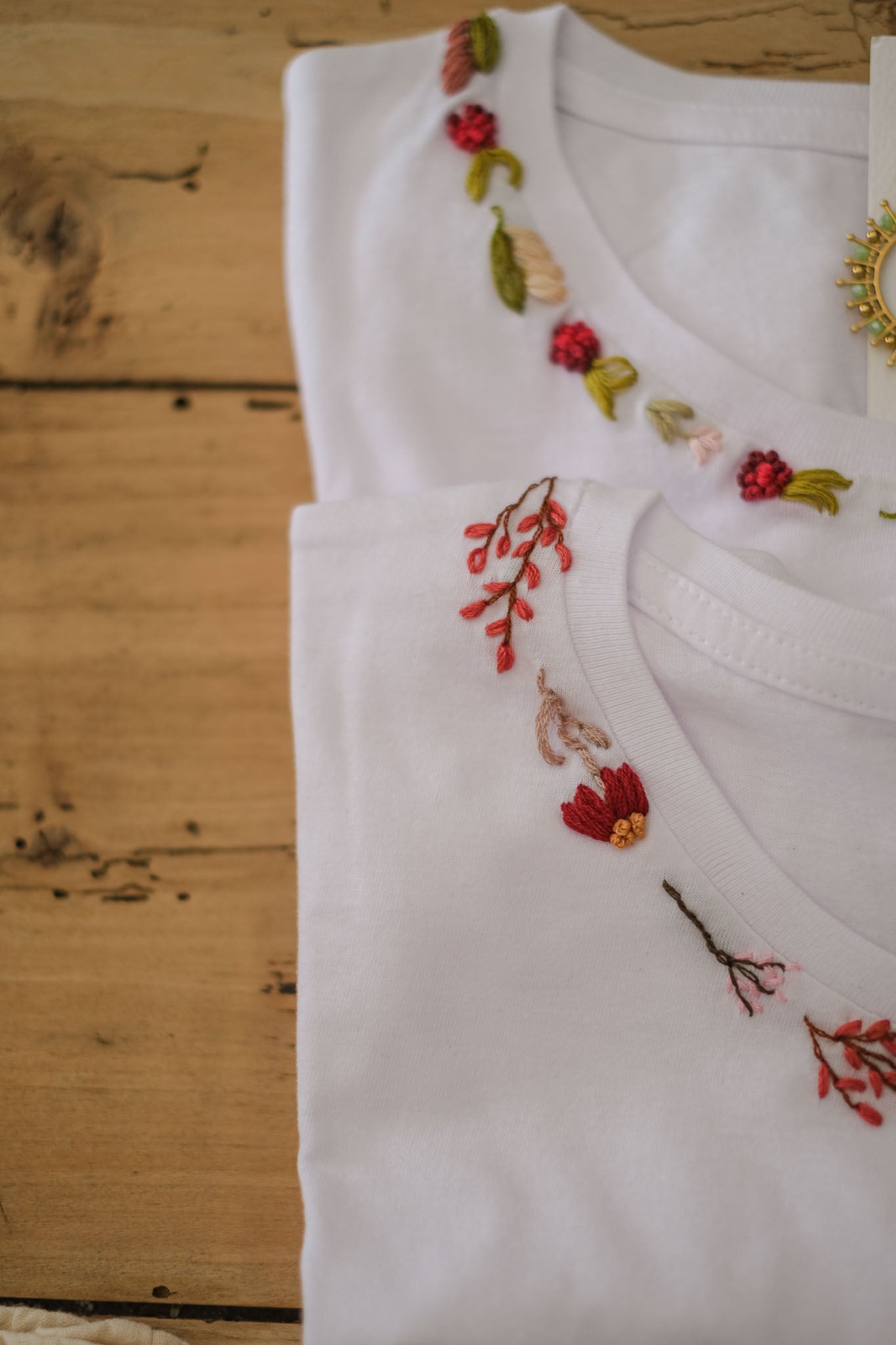 T-SHIRT RICAMI CORONCINA