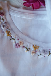 T-SHIRT RICAMI CORONCINA LILLA MALVA SENAPE